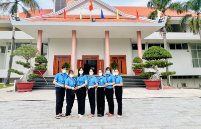 Công đoàn trường mầm non Hoa Cúc tham quan viện bảo tàng thành phố Thủ Dầu Một